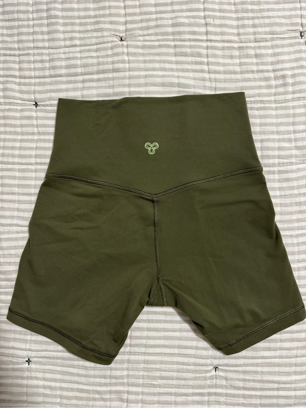 Aritzia TNA Life Cheeky Biker Short - Size S - Kombu